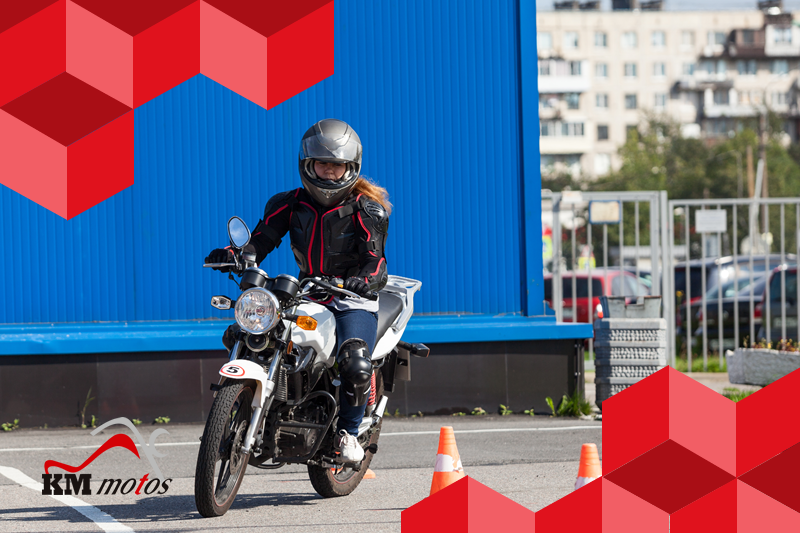 Como dirigir moto [4 dicas essenciais para iniciantes]