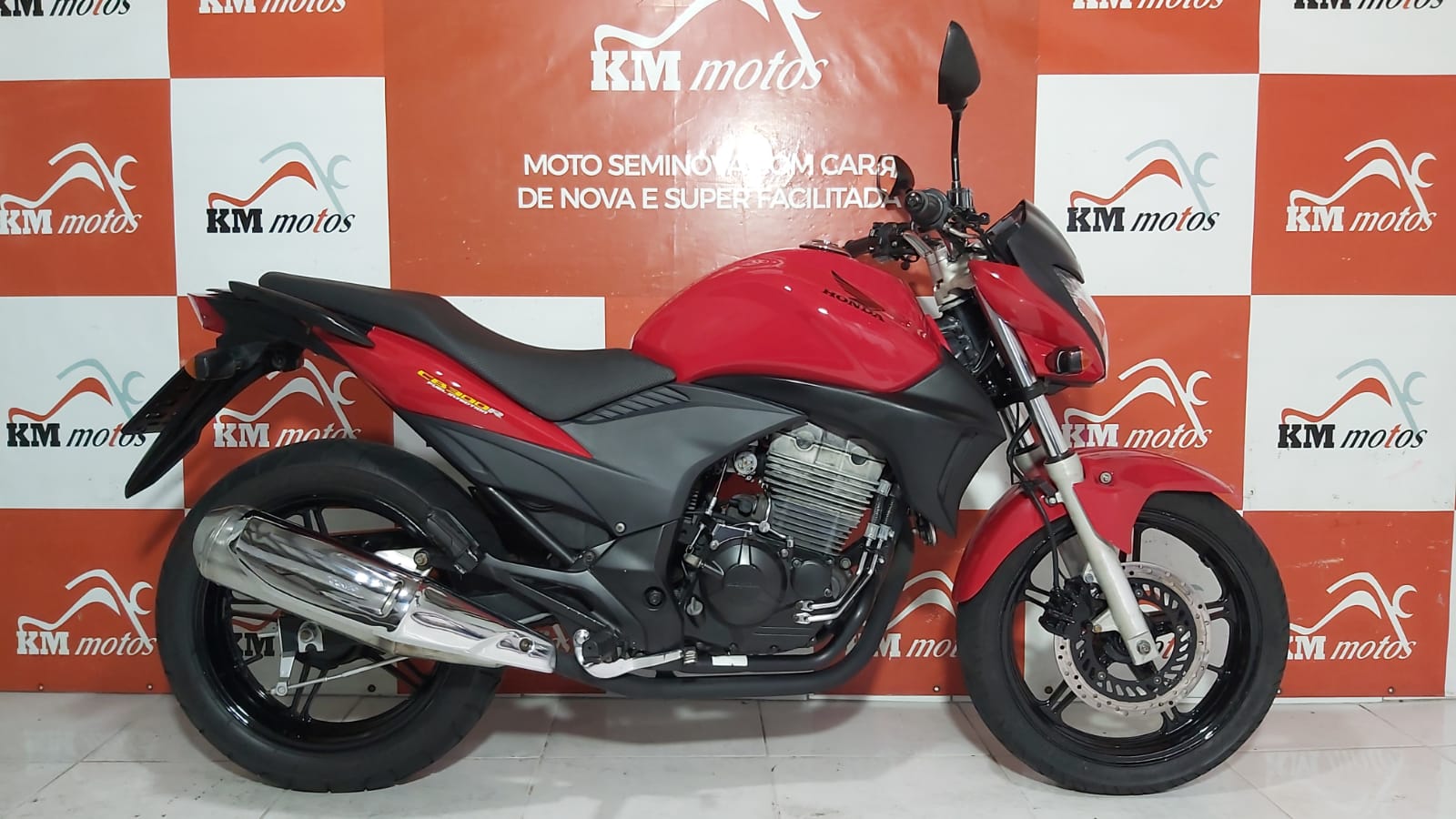 Honda CB 300R 2011 Vermelha | KM Motos | Sua Loja de Motos Semi Novas
