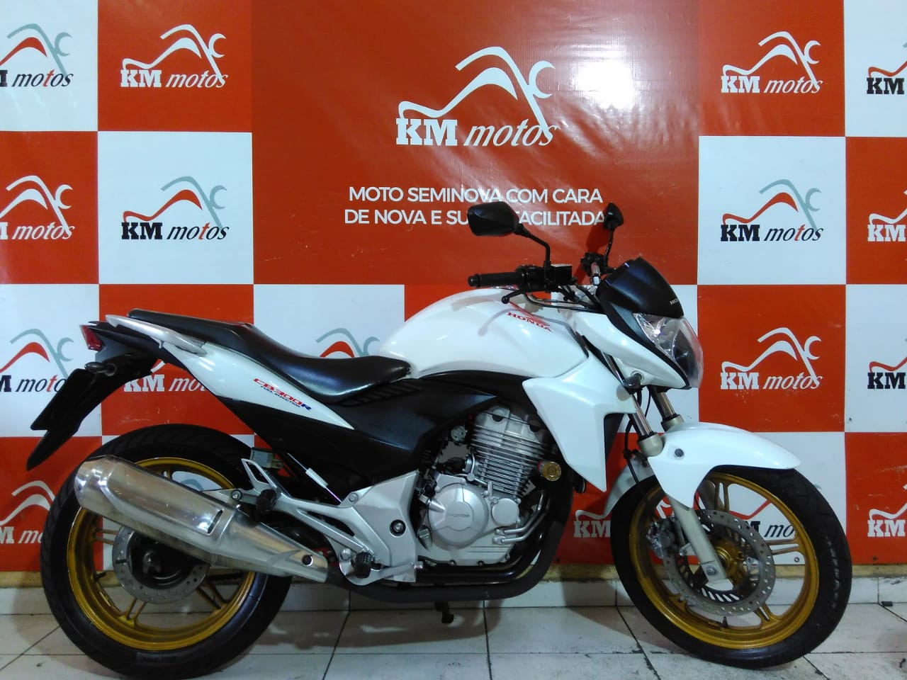 2015 cb300