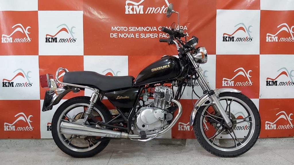 Suzuki Intruder 125 à venda em SC