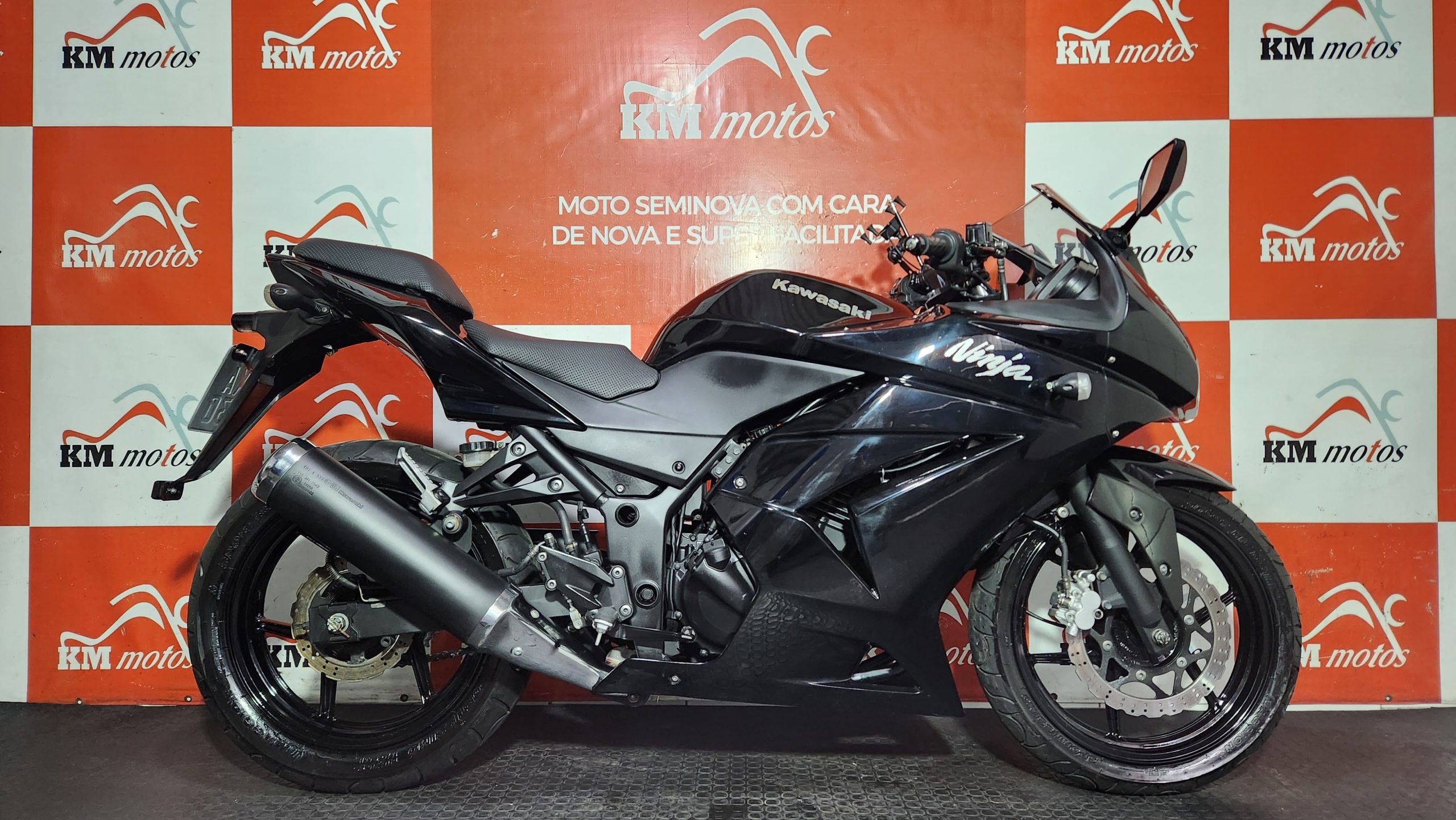 Kawasaki Ninja 250R 2010 Preta | KM Motos | Sua Loja de Motos