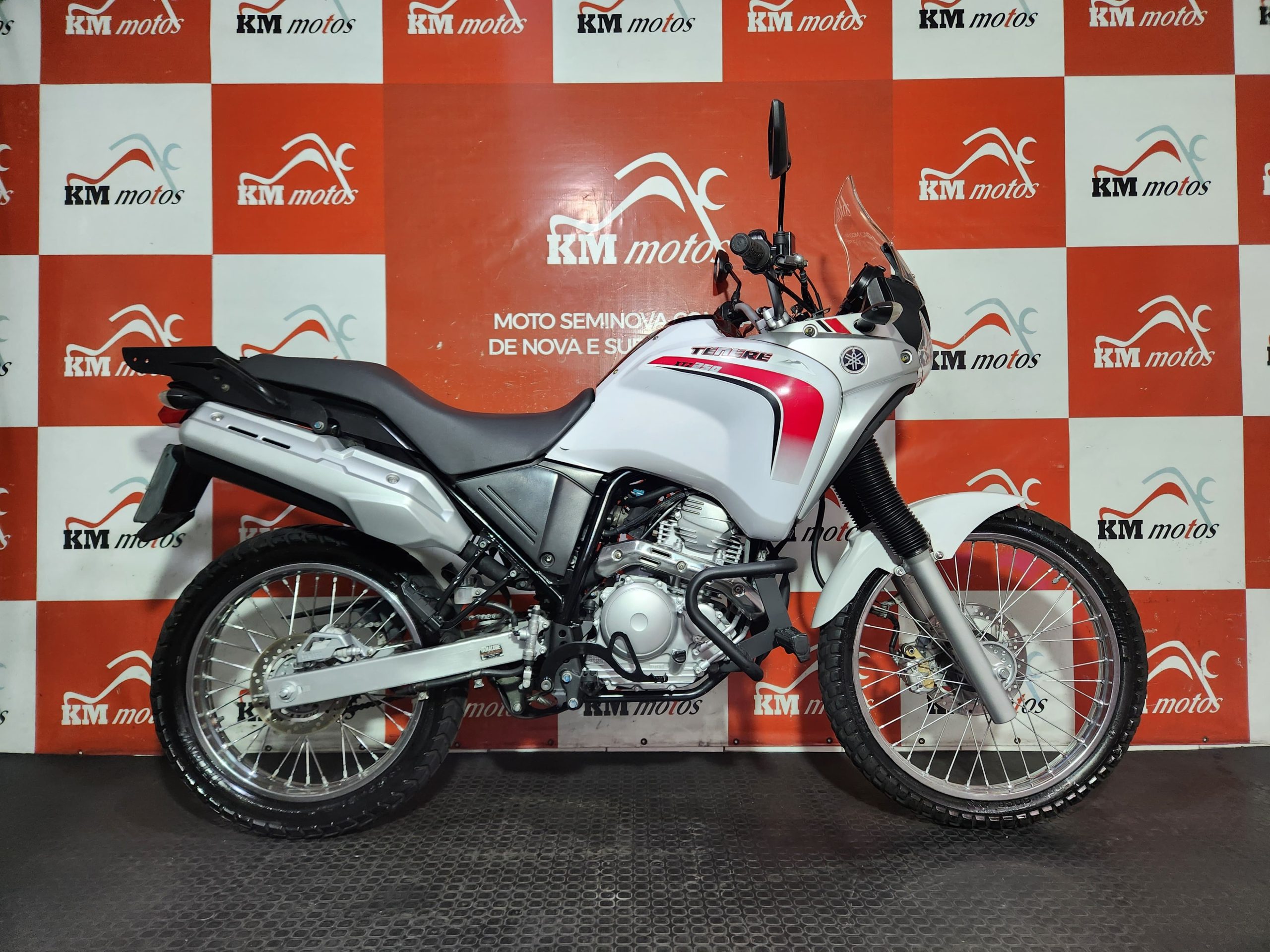 Yamaha XTZ 250 Tenere 2011 Branca | KM Motos | Sua Loja de Motos Seminovas
