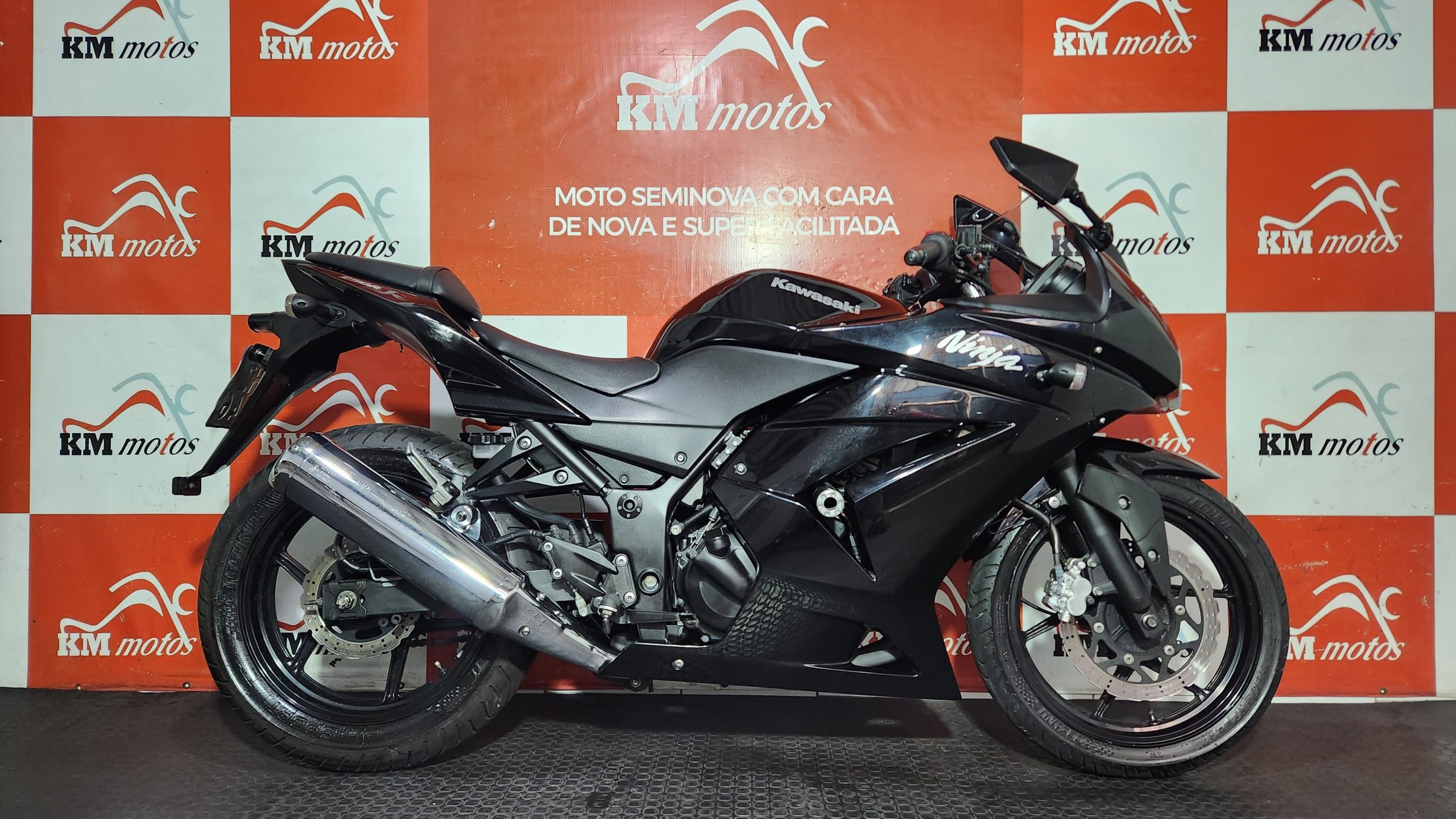 Kawasaki Ninja 250R 2009 Preta | KM Motos | Sua Loja de Motos