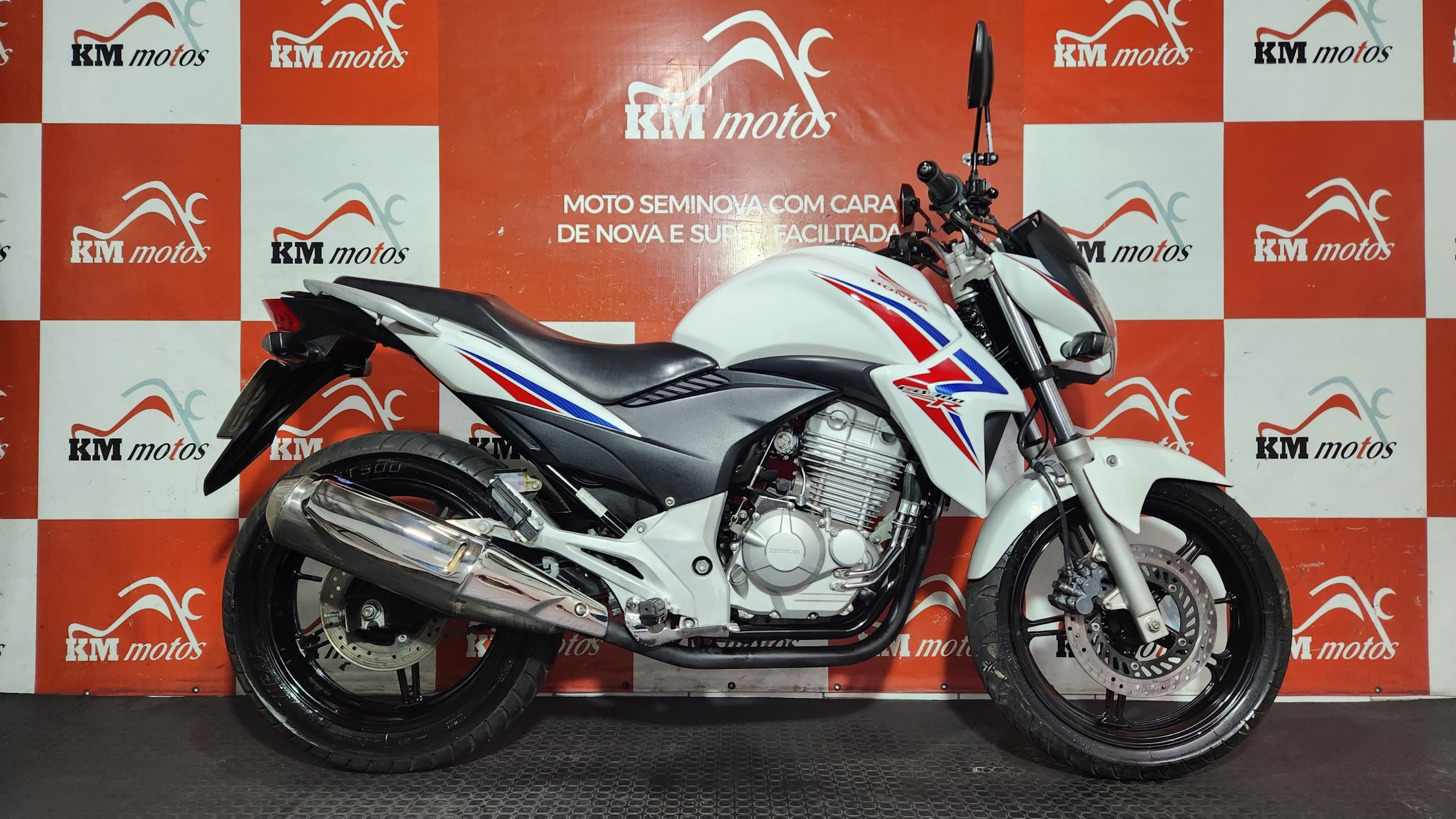 Honda CB 300R 2015 Branca | KM Motos | Sua Loja de Motos Seminovas