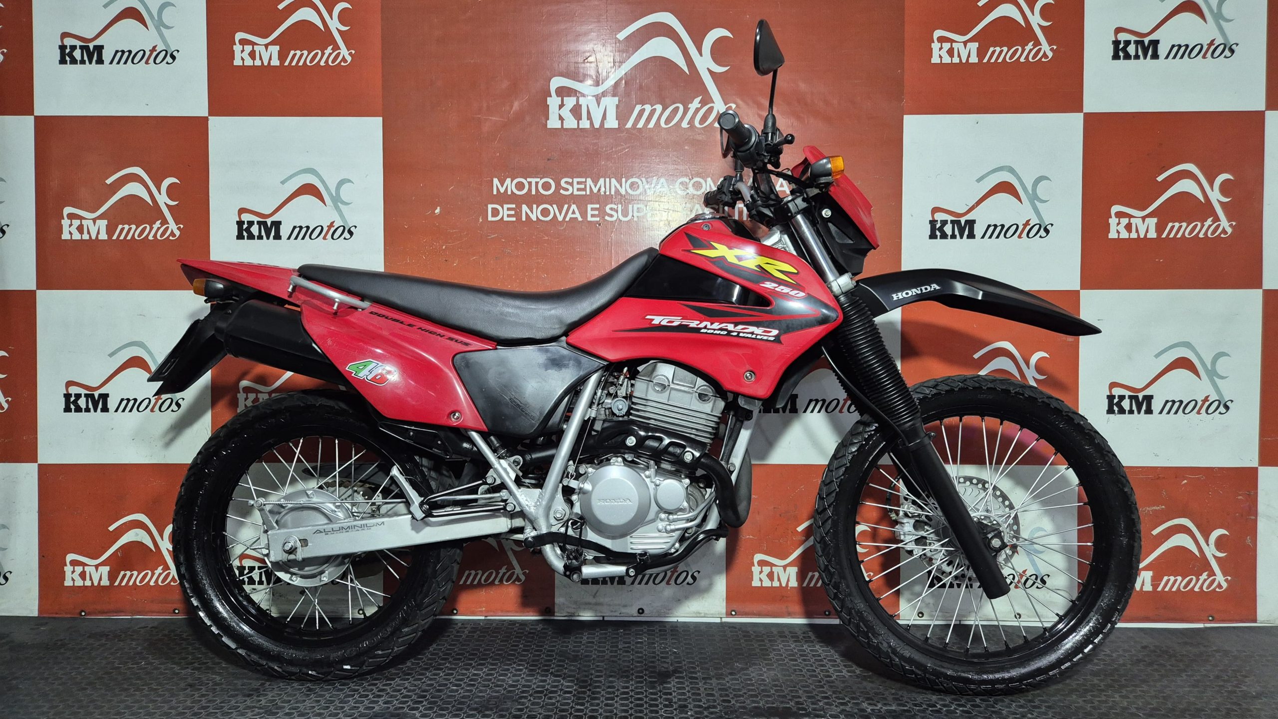 Honda XR 250 Tornado 2005 Vermelha