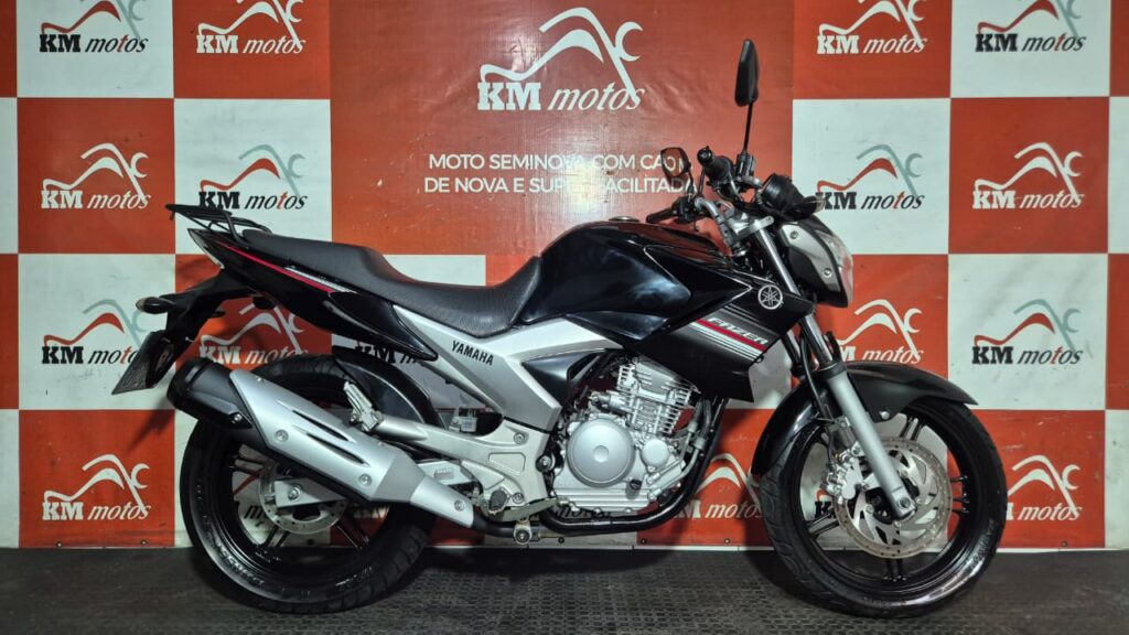 Yamaha&nbsp;YS 250 Fazer&nbsp;2015